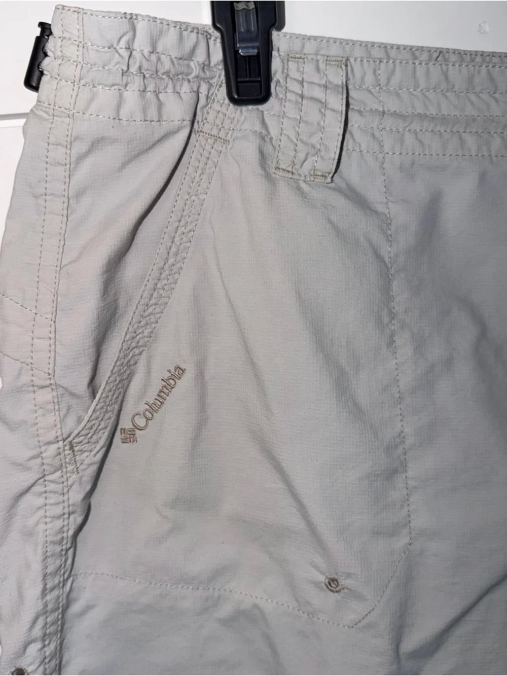 Columbia Titanium Women’s 10 Shorts Khaki Nylon 8.5" Hiking Gorpcore Packable - Picture 4 of 10